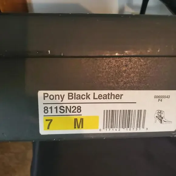 Carlos Santana Pointed Toe Ankle Boot Heels Silver Hardware Detail. Sz 7M - Picture 4 of 4